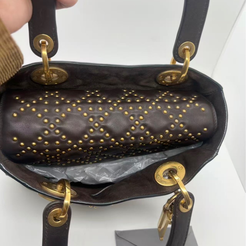 Christian Dior柔韌的Lady Dior包Cannage鉚釘戴妃包-4