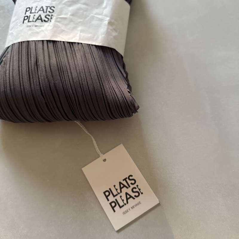 三宅一生PLEATS PLEASE灰色絲巾-2