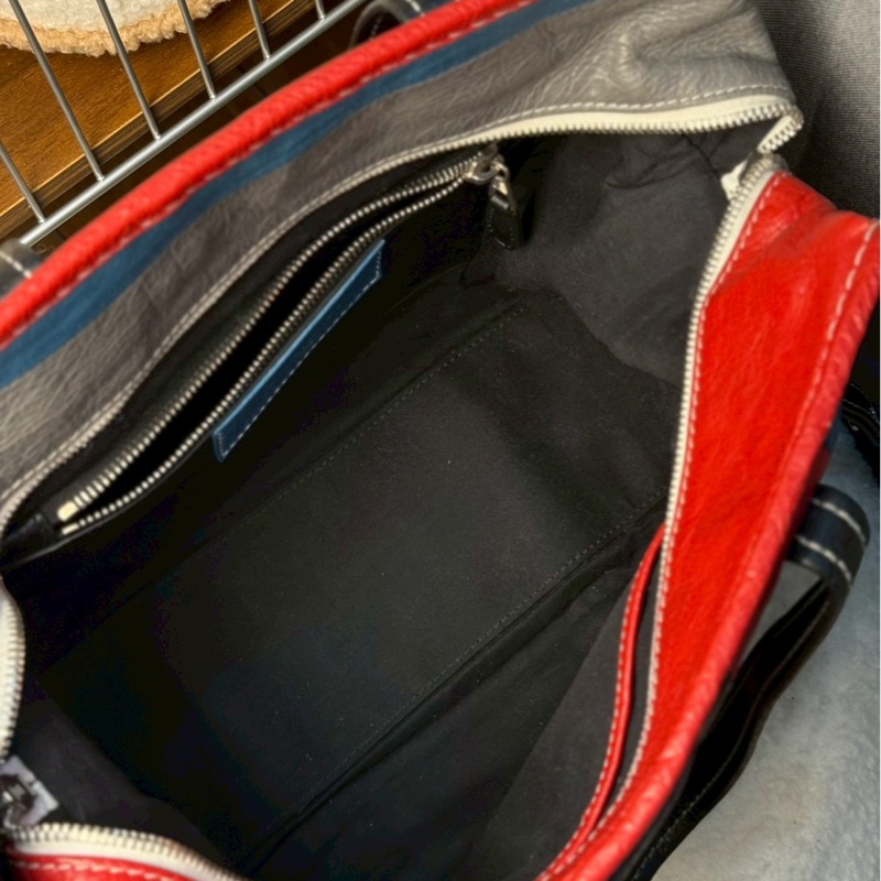 BALENCIAGA拼色 Bazar 系列肩背斜背包-10