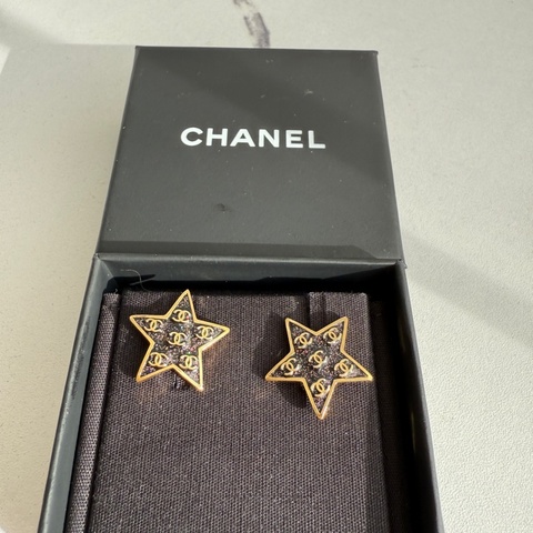 Chanel 星星💫最新款耳環