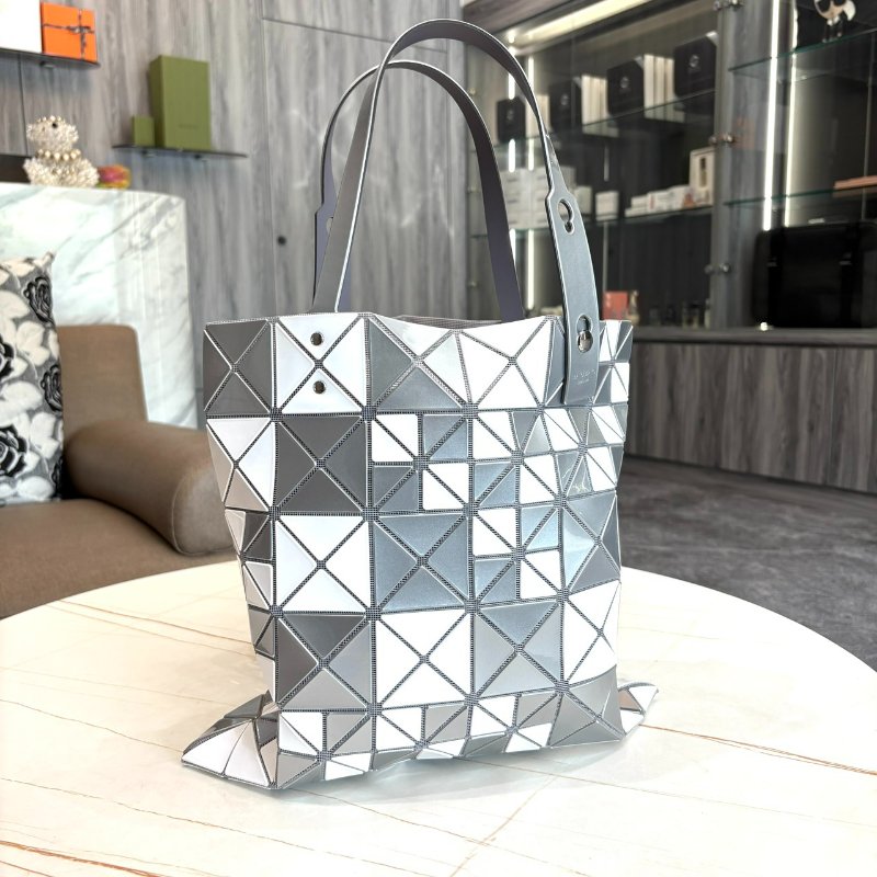 *SHIHNA名牌精品* BAO BAO ISSEY MIYAKE Lucent 亮面托特包-1