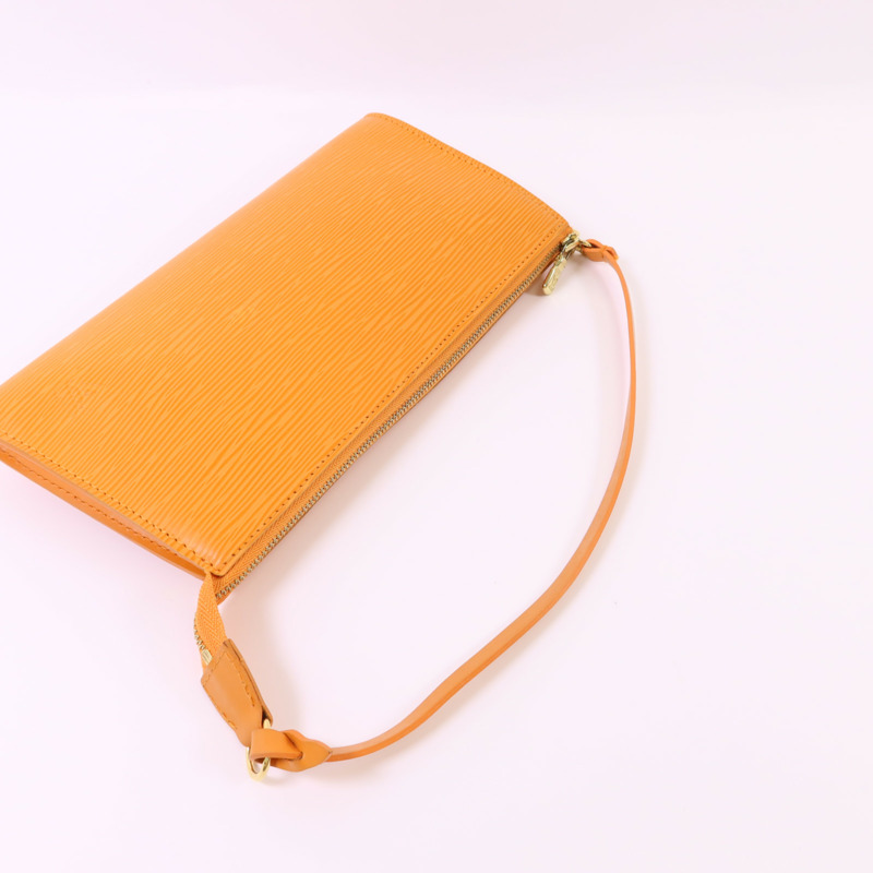 LOUIS VUITTON Epi Pochette Accessoires金扣肩背袋-4