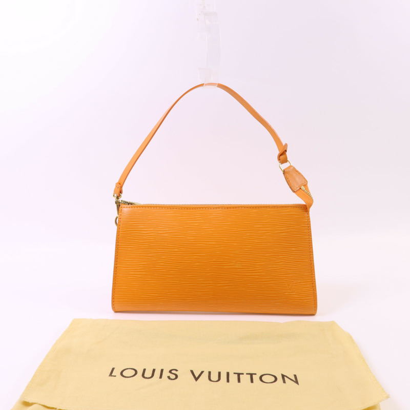 LOUIS VUITTON Epi Pochette Accessoires金扣肩背袋-16