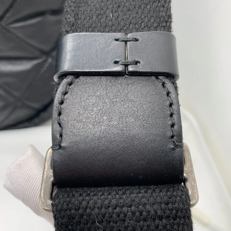 正品香奈兒 (CHANEL) 羊羔絨 Coco Cocoon 斜挎包/單肩包/尼龍包-10