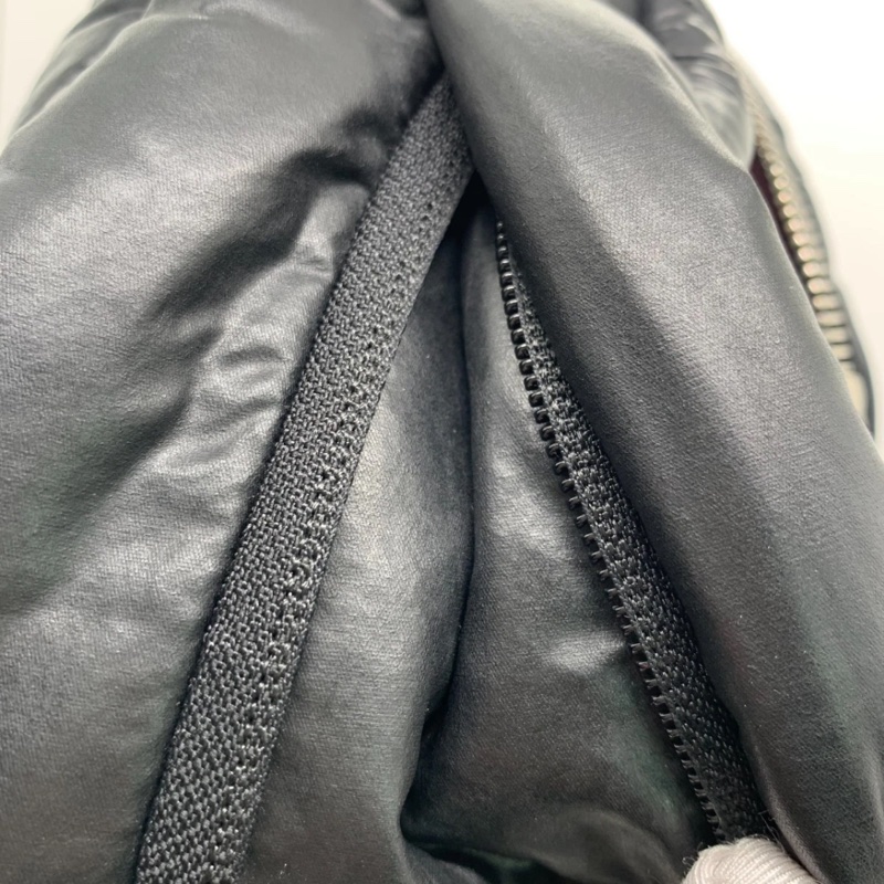 正品香奈兒 (CHANEL) 羊羔絨 Coco Cocoon 斜挎包/單肩包/尼龍包-14