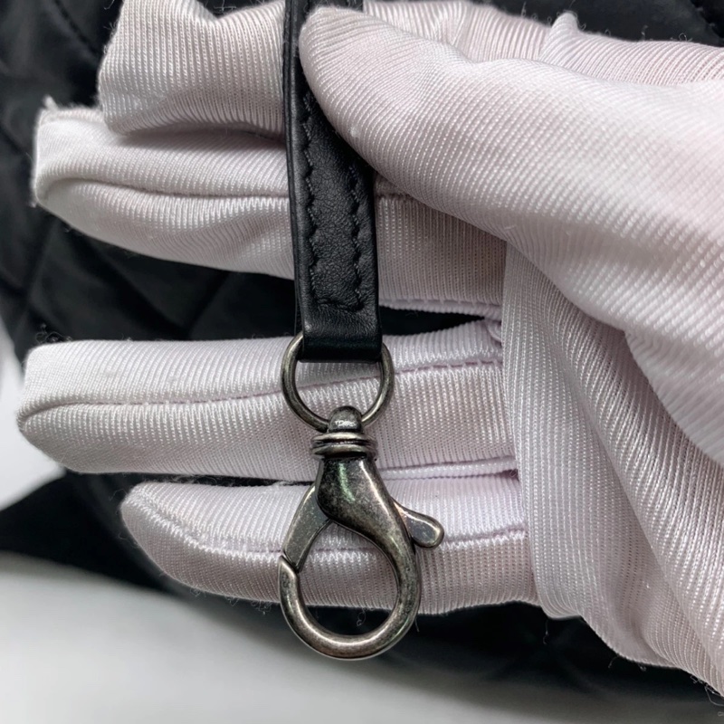 正品香奈兒 (CHANEL) 羊羔絨 Coco Cocoon 斜挎包/單肩包/尼龍包-19