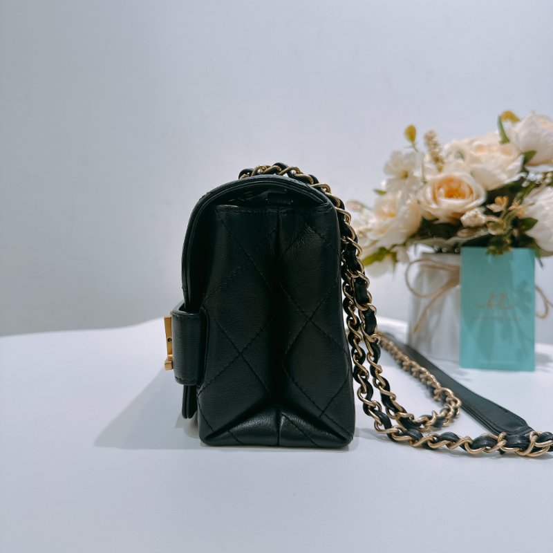 TW4573  Chanel 香奈兒 Logo 翻蓋 單肩包 黑色 Enchained Flap Bag Black x GHW Lambskin-3