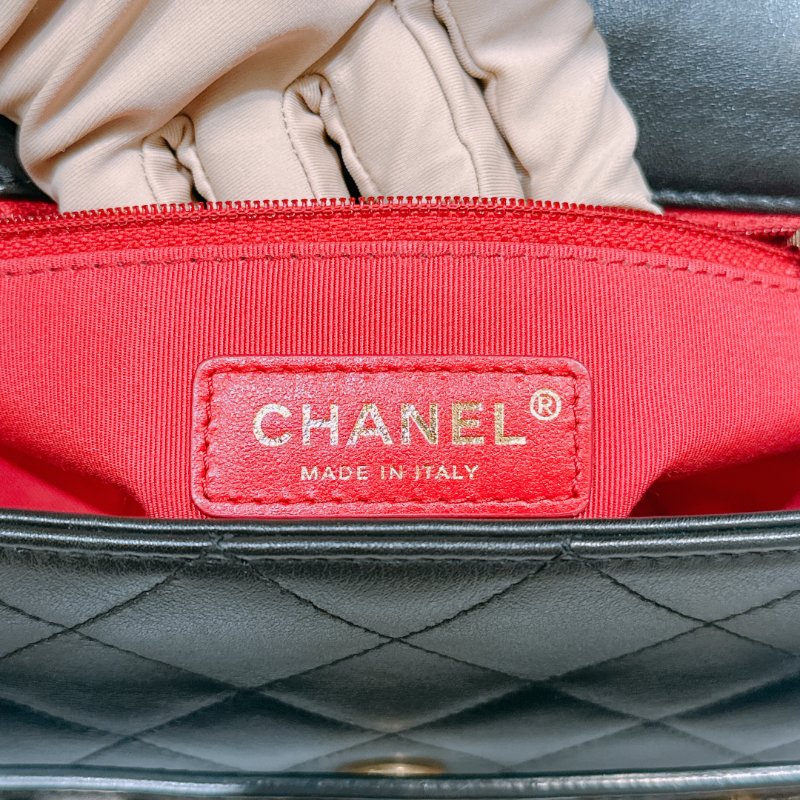 TW4573  Chanel 香奈兒 Logo 翻蓋 單肩包 黑色 Enchained Flap Bag Black x GHW Lambskin-16