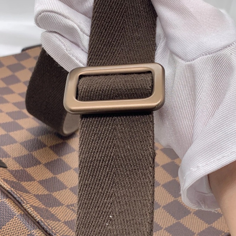LV路易威登 District MM 男士斜挎包 Damier 棕色棋格-9