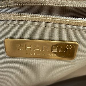 ＊奢華大道國際精品＊【CH0707】CHANEL 奶茶色小羊皮19大型口蓋包 AS1161-3