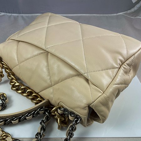 ＊奢華大道國際精品＊【CH0707】CHANEL 奶茶色小羊皮19大型口蓋包 AS1161-8