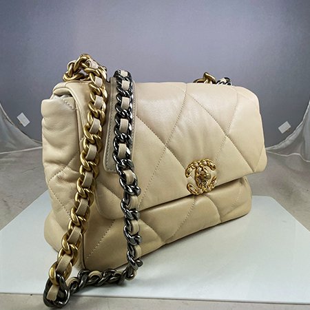 ＊奢華大道國際精品＊【CH0707】CHANEL 奶茶色小羊皮19大型口蓋包 AS1161-10