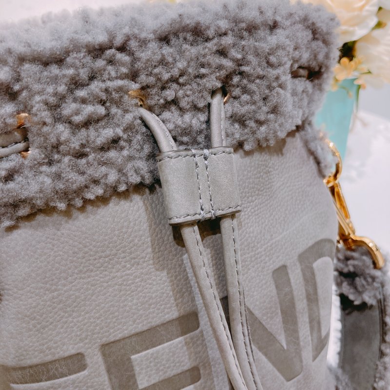 TW4574 Fendi 芬迪 迷你 毛茸茸 水桶 Mini Mon Tresor Bucket Bag Embossed/Montone-11