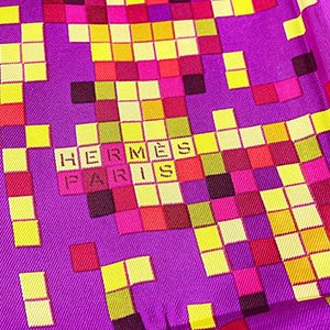 ＊奢華大道國際精品＊【H0380】HERMES 桃紅色馬賽克方形絲巾90*90-4