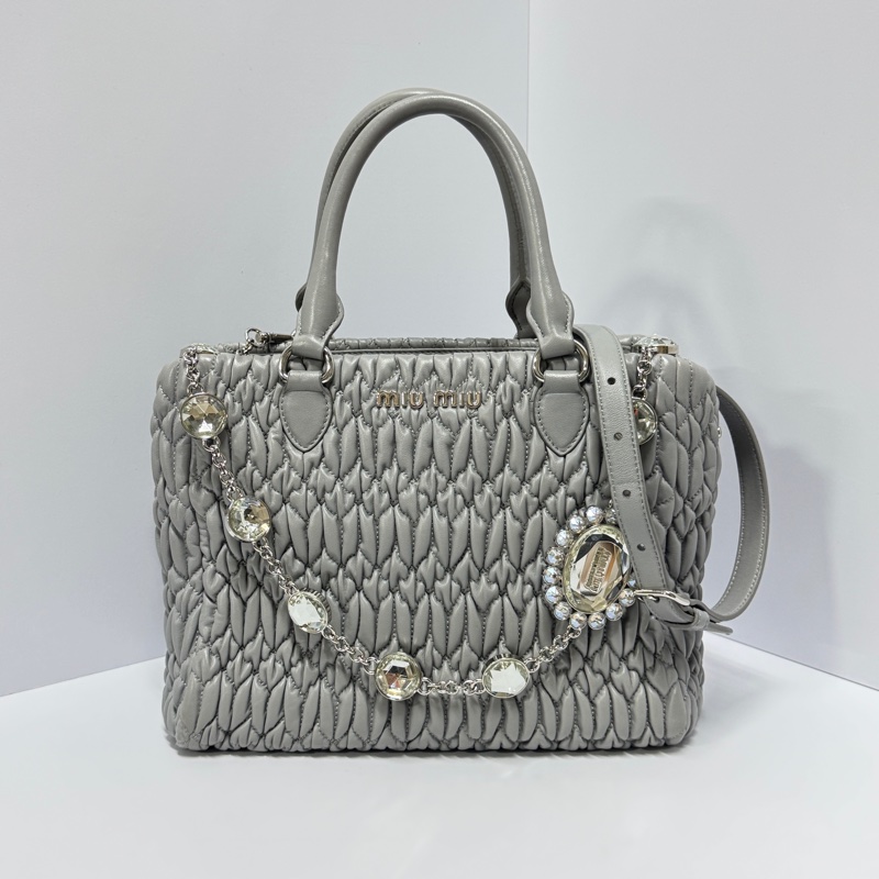 （超級新🆕） Miu Miu Nappa牛皮 水鑽吊墜 專櫃12.3萬！-0