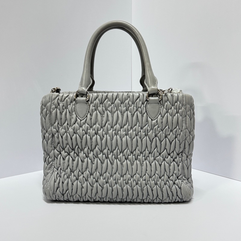 （超級新🆕） Miu Miu Nappa牛皮 水鑽吊墜 專櫃12.3萬！-1