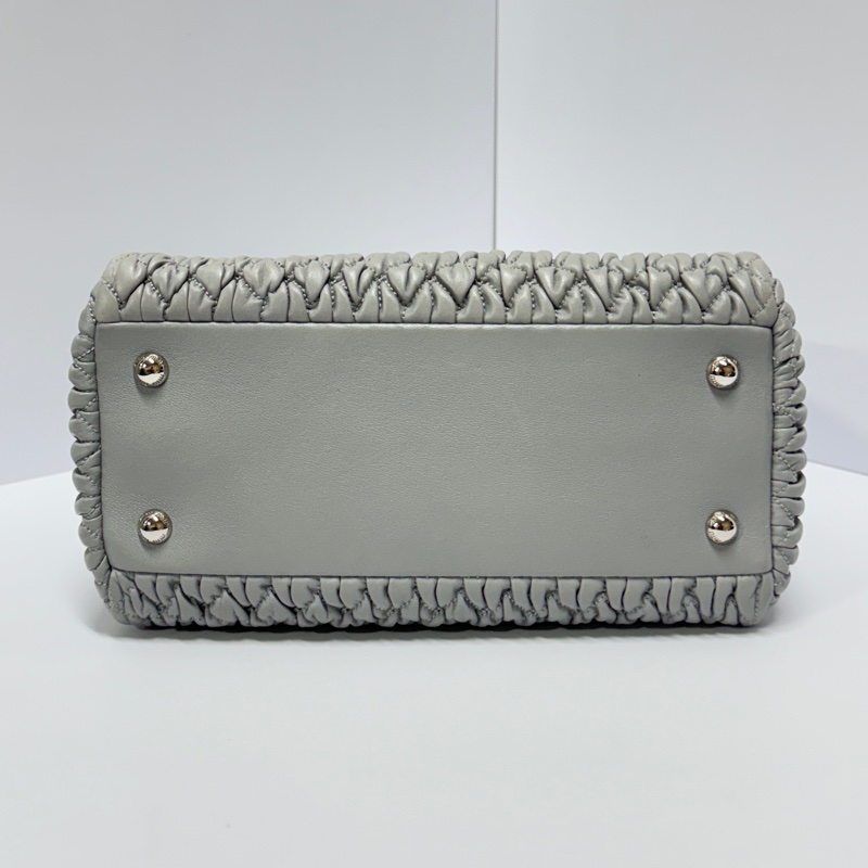 （超級新🆕） Miu Miu Nappa牛皮 水鑽吊墜 專櫃12.3萬！-10