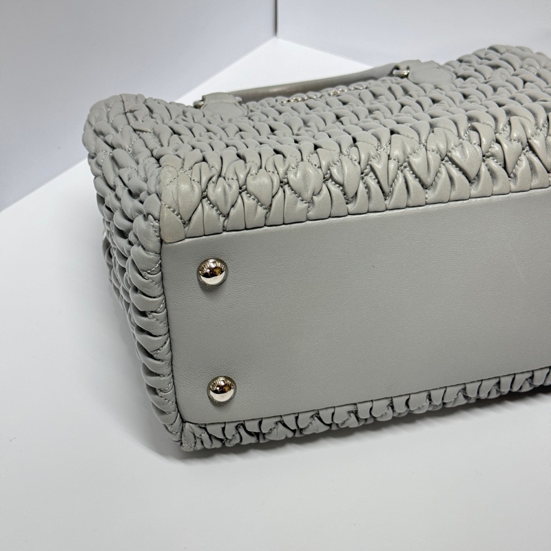 （超級新🆕） Miu Miu Nappa牛皮 水鑽吊墜 專櫃12.3萬！-14