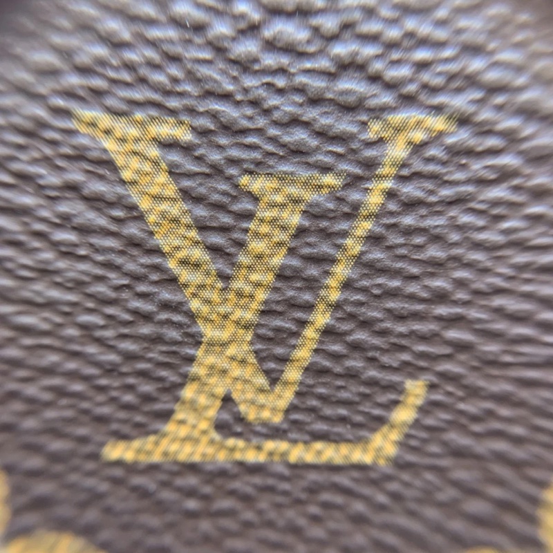 LV路易威登Solar Ray Steamer PM字母圖案單肩手提包-17