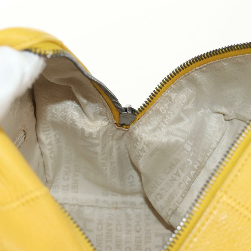 【日本直送】香奈兒 Choco Bar 手提包，魚子醬紋小牛皮，黃色銀色雙C標誌，正品編號 154042V-23