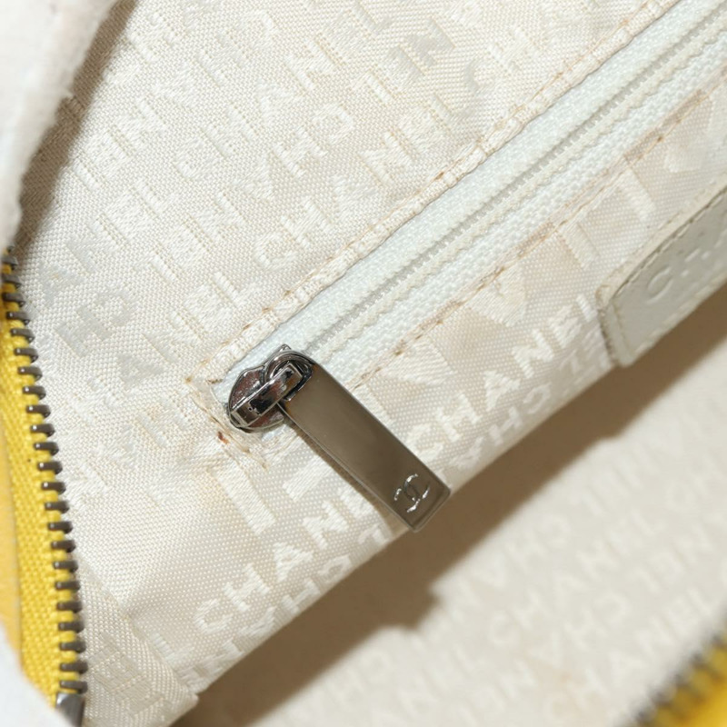 【日本直送】香奈兒 Choco Bar 手提包，魚子醬紋小牛皮，黃色銀色雙C標誌，正品編號 154042V-24