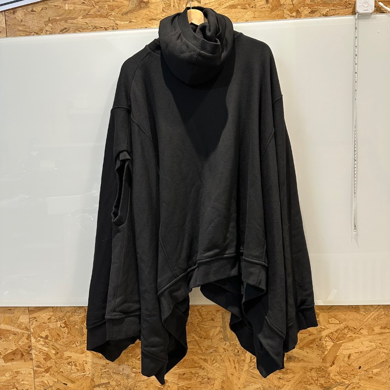 【美收精品】BURBERRY 黑色連帽無袖披風 4-585-1