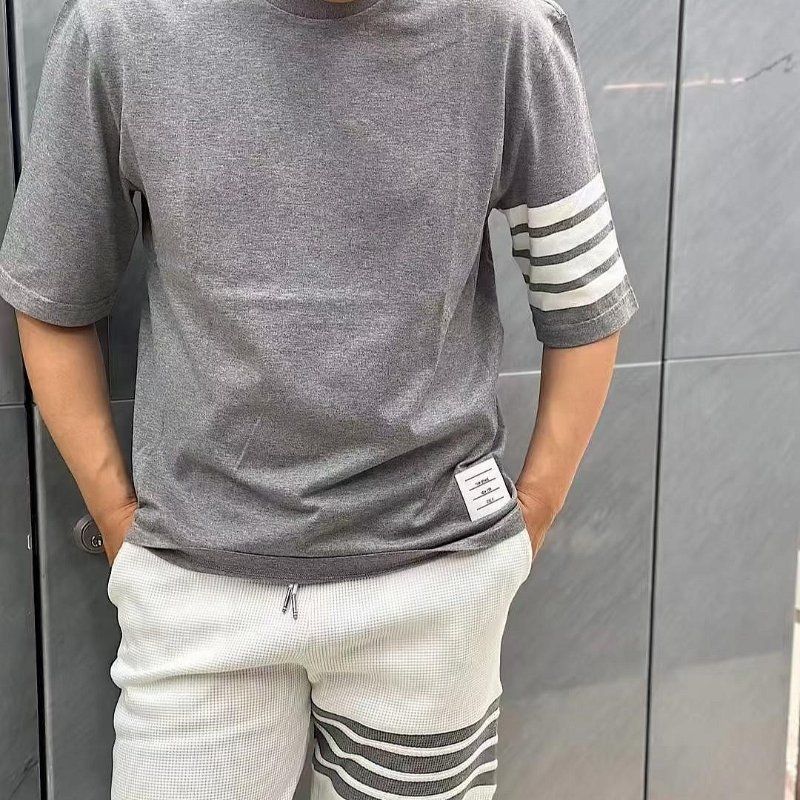 💎Han's house精品服飾💎 Thom Browne TB 4槓 短T 2003創始年限定-1