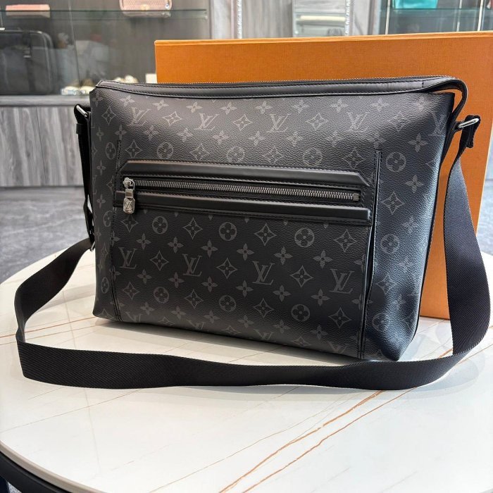 *SHIHNA名牌精品*LV 黑原花 Odyssey奧德賽/ Messenger MM 郵差包-0