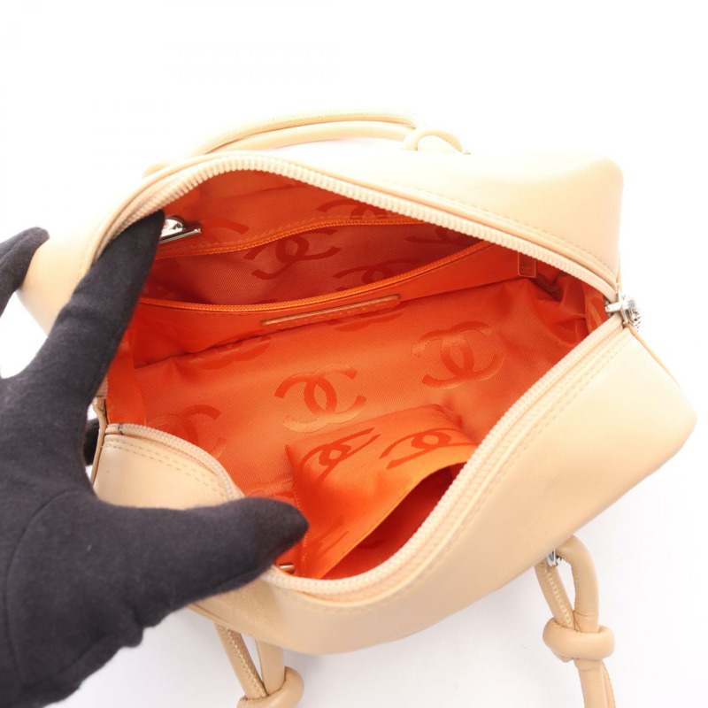 香奈兒 Cambon 系列迷你保齡球手袋,羊羔皮漆皮,米色,二手,女士 CC-2