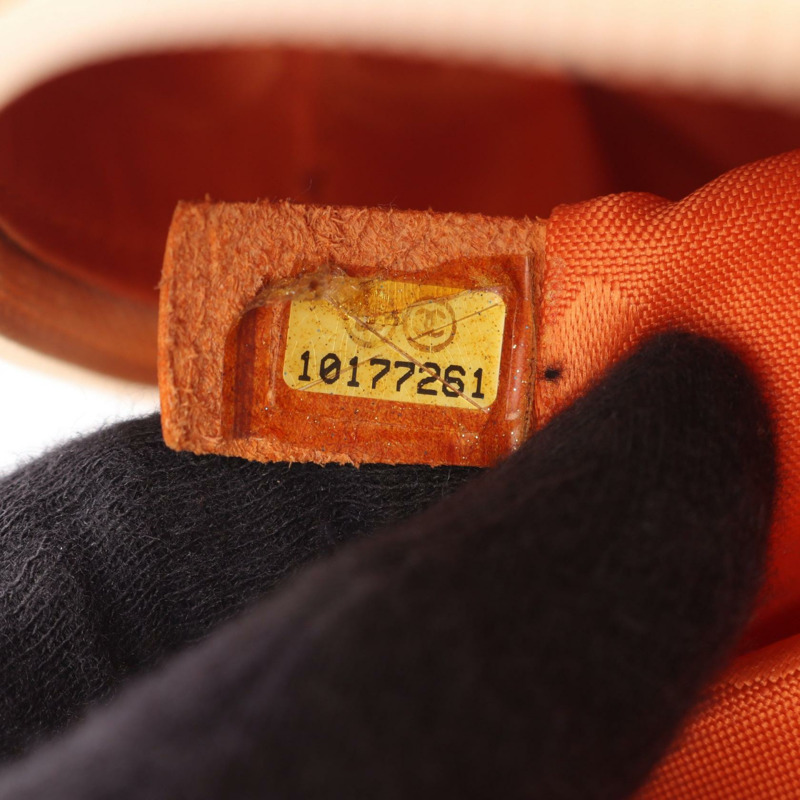 香奈兒 Cambon 系列迷你保齡球手袋,羊羔皮漆皮,米色,二手,女士 CC-4