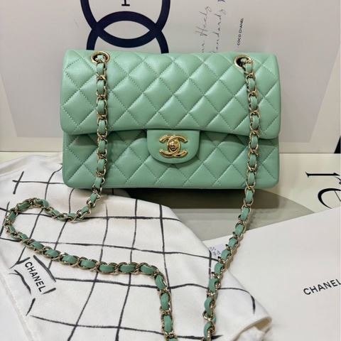 Chanel 薄荷绿cf中号 羊皮金扣 金链30开