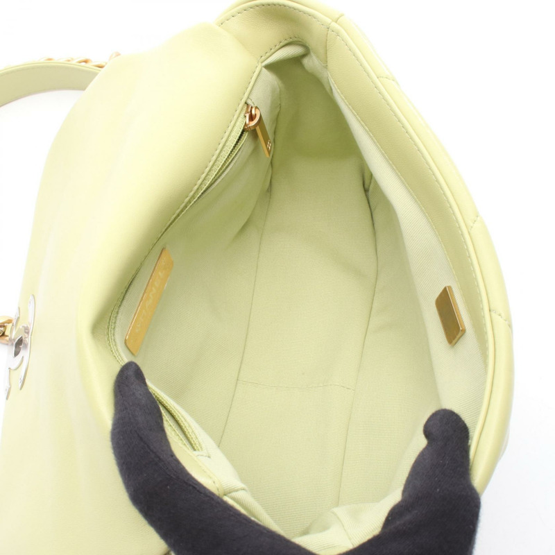 香奈兒 Boy Chanel 鏈條肩背包，羊皮材質，綠色，二手，女士款 CC-2