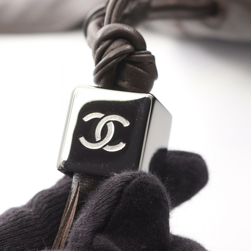 香奈兒巧克力棒縫線肩背包，黑色皮革，流蘇裝飾，二手女款-9