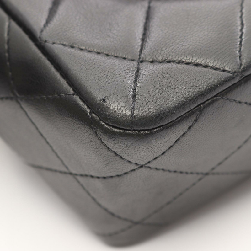 香奈兒迷你Matelasse 20鏈條斜挎包，羊皮材質，黑色，二手，金色五金-6