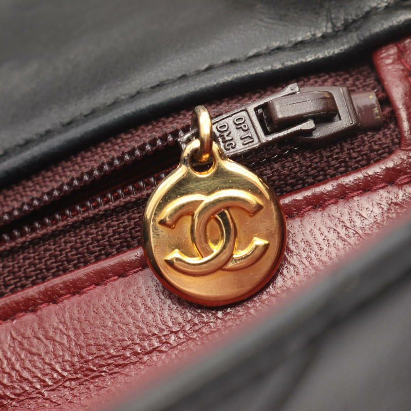 香奈兒迷你Matelasse 20鏈條斜挎包，羊皮材質，黑色，二手，金色五金-5