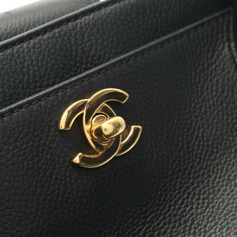香奈兒 (CHANEL) 女士黑色小牛皮行政手提包，金色五金配件，COCO CC 標誌-8