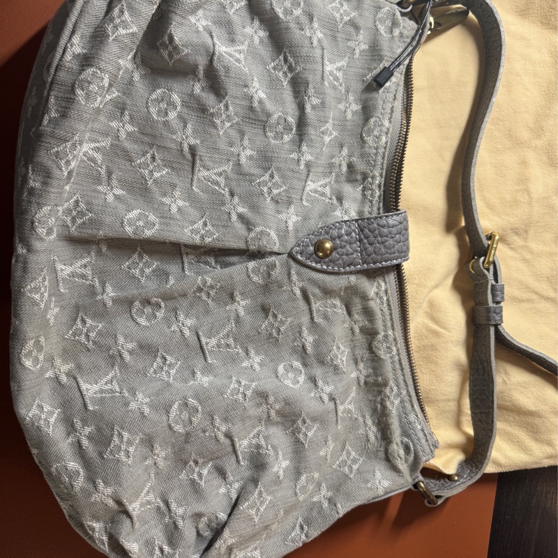 LV牛仔丹寧灰布肩背包-6