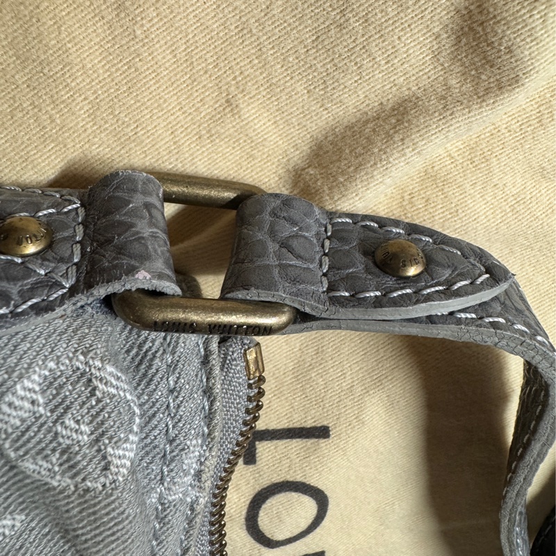 LV牛仔丹寧灰布肩背包-22