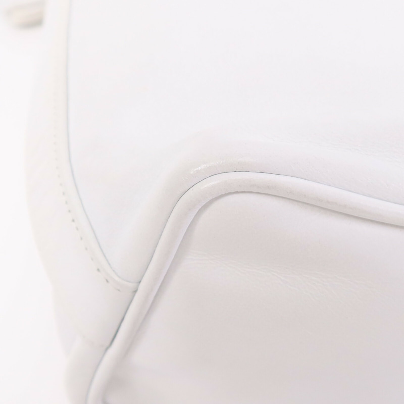 CHANEL 牛皮皮革Vintage Mini Buecket Bag金扣鏈帶肩背袋-8