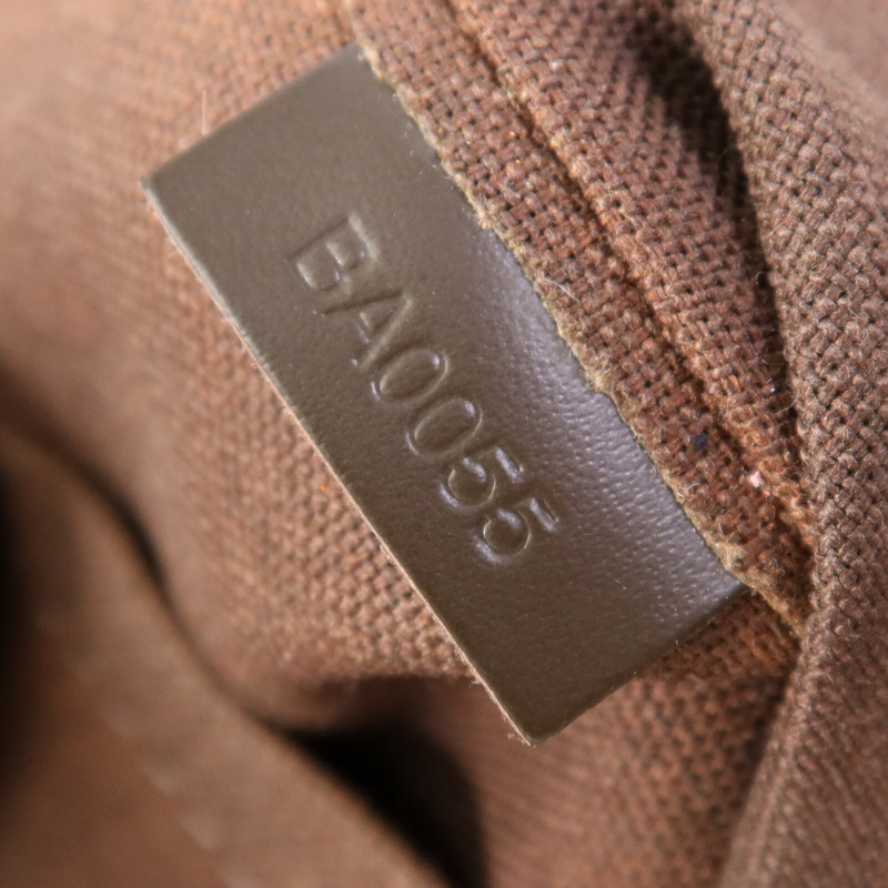 LOUIS VUITTON Taiga/帆布Beluga銀扣肩背袋-13