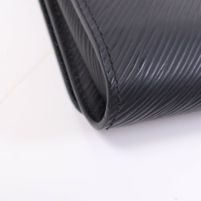 LOUIS VUITTON Epi Portefuille Twist Chain Wallet銀扣鏈帶肩背袋-7