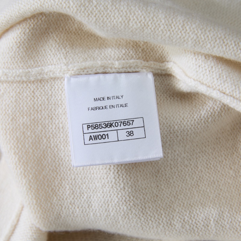 ❤️ CHANEL 氣質款式 白色開衫毛衣 精緻LOGO紐扣-7