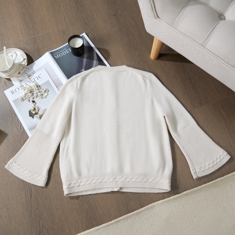 ❤️ CHANEL 氣質款式 白色開衫毛衣 精緻LOGO紐扣-8