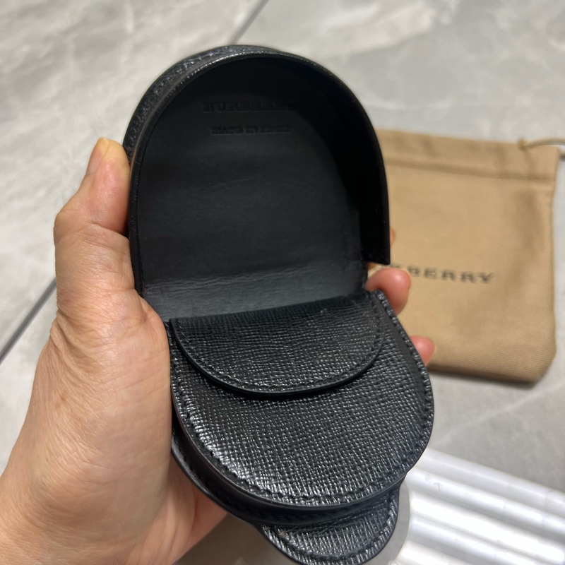 Burberry 黑色真皮零錢包-11
