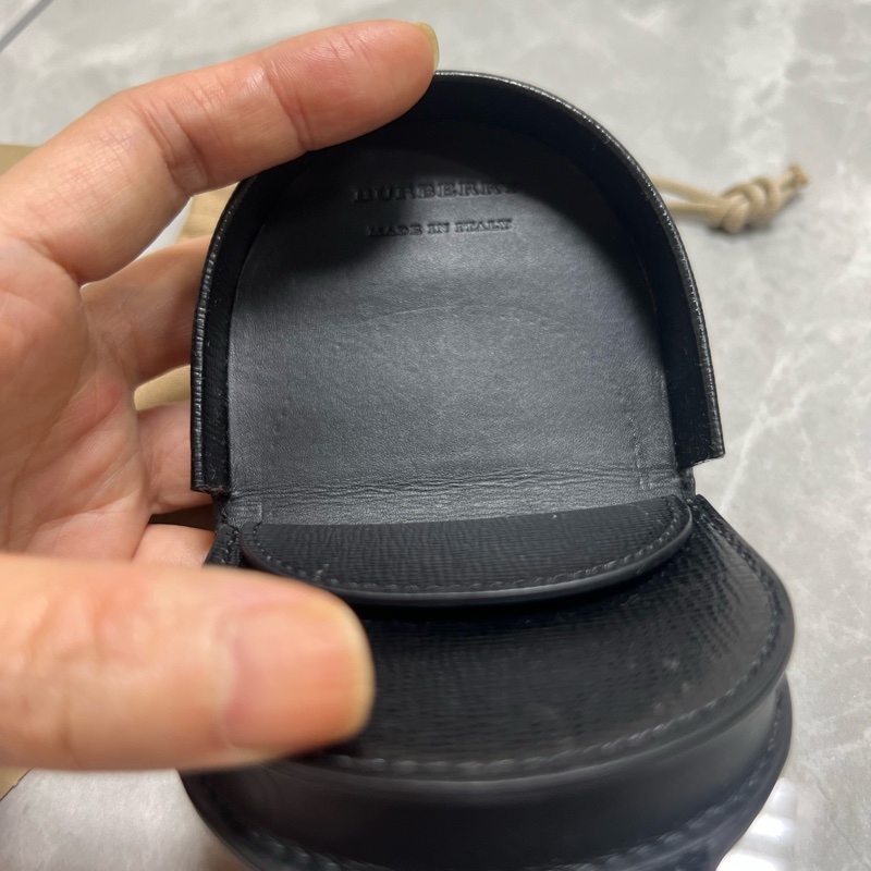 Burberry 黑色真皮零錢包-18