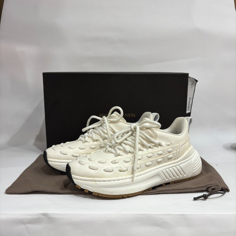 【美收精品】BV 白色球鞋 4-599-9