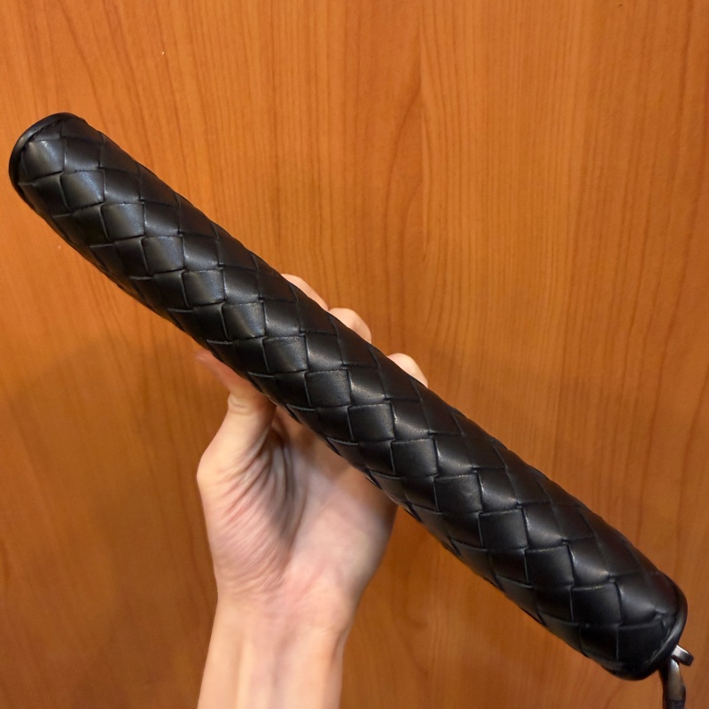 BV 黑羊皮小編織銀黑釦ㄇ拉8卡長夾-5