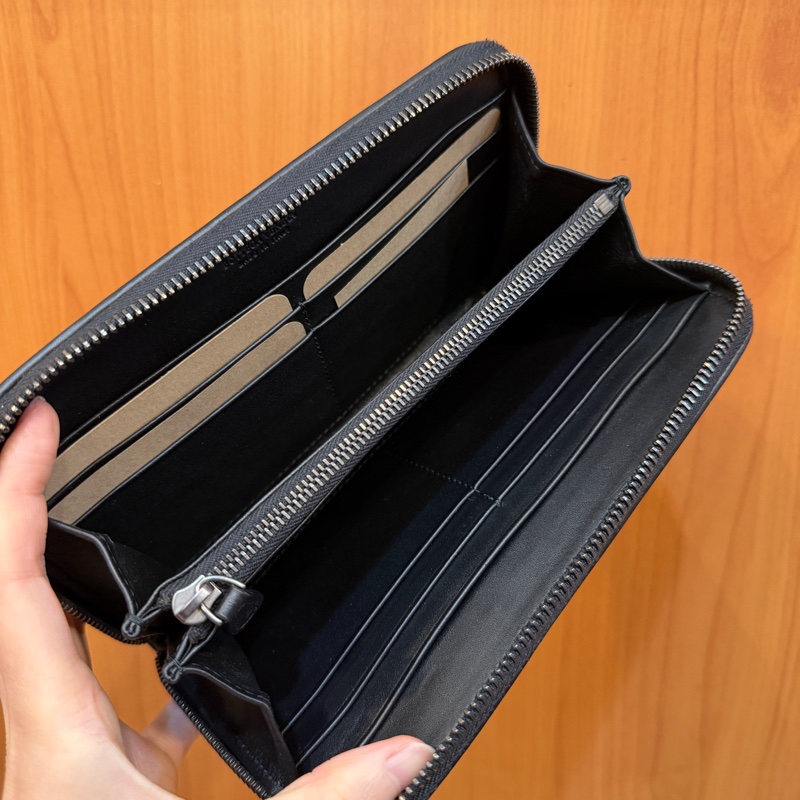 BV 黑羊皮小編織銀黑釦ㄇ拉8卡長夾-8