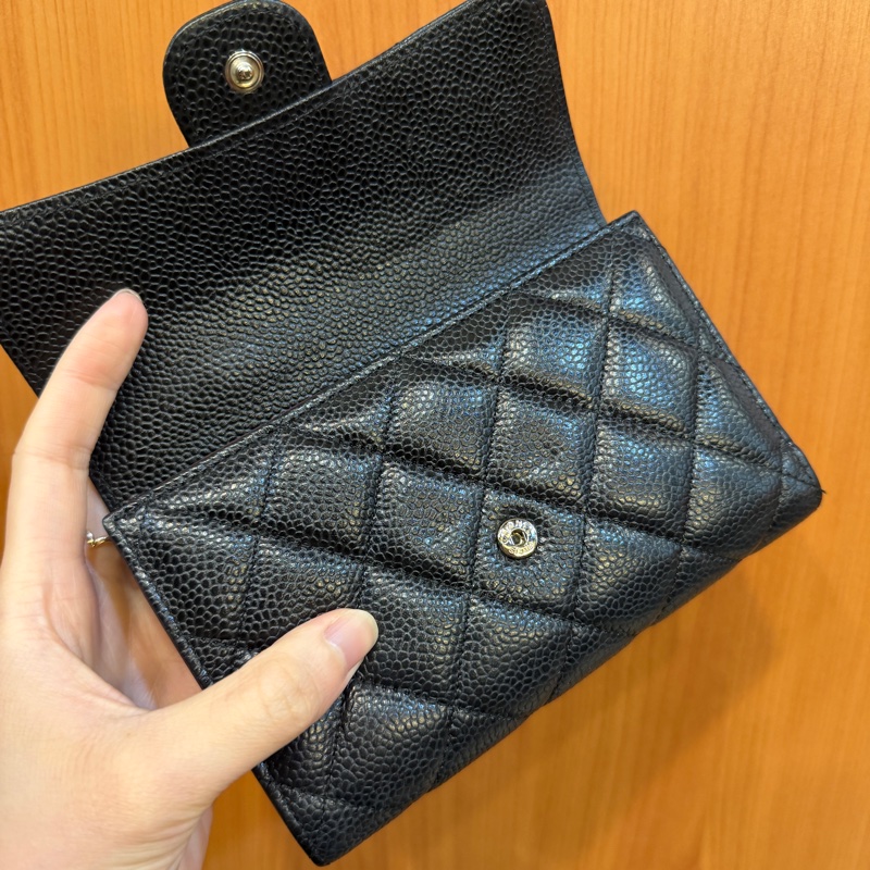 Chanel 黑荔枝皮銀釦三折中夾AP0232-9