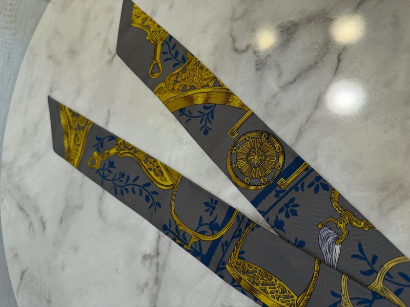 Hermes 灰綠底Etriers Remix Twilly H063502-6